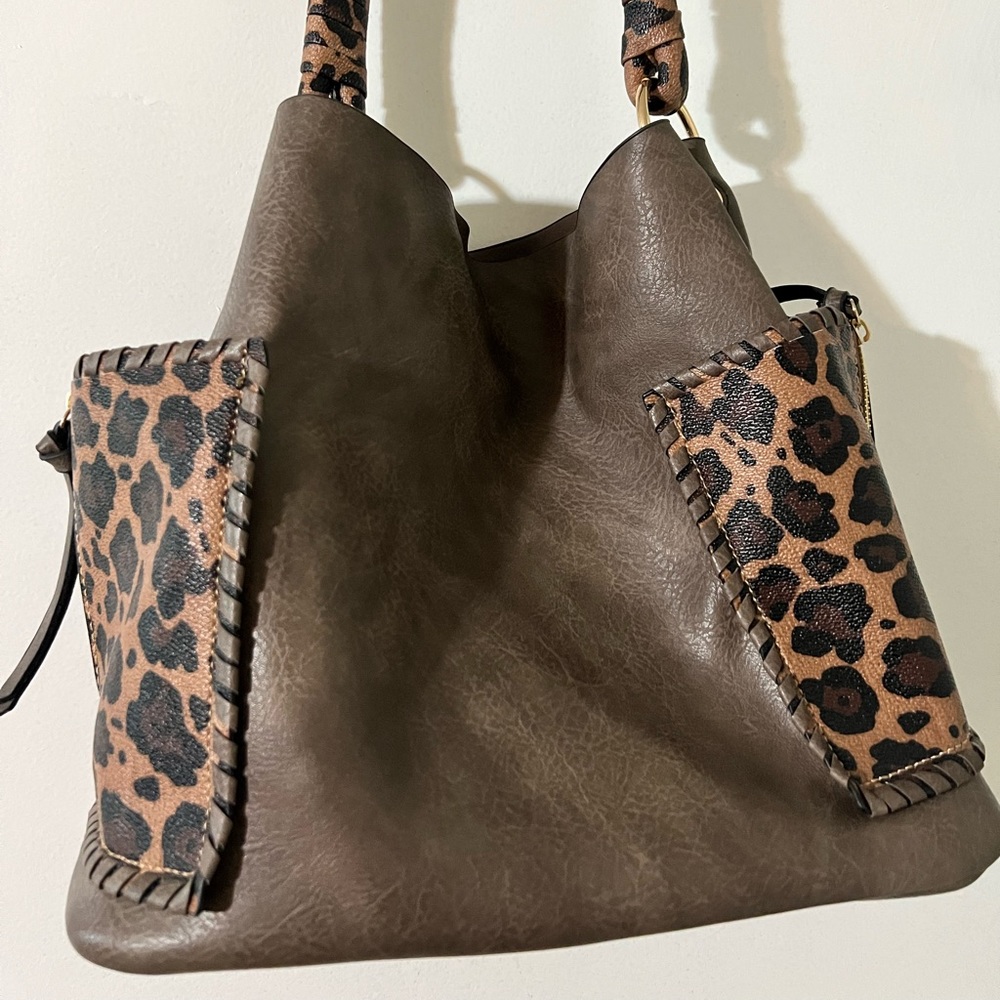 Leopard shoulder bag